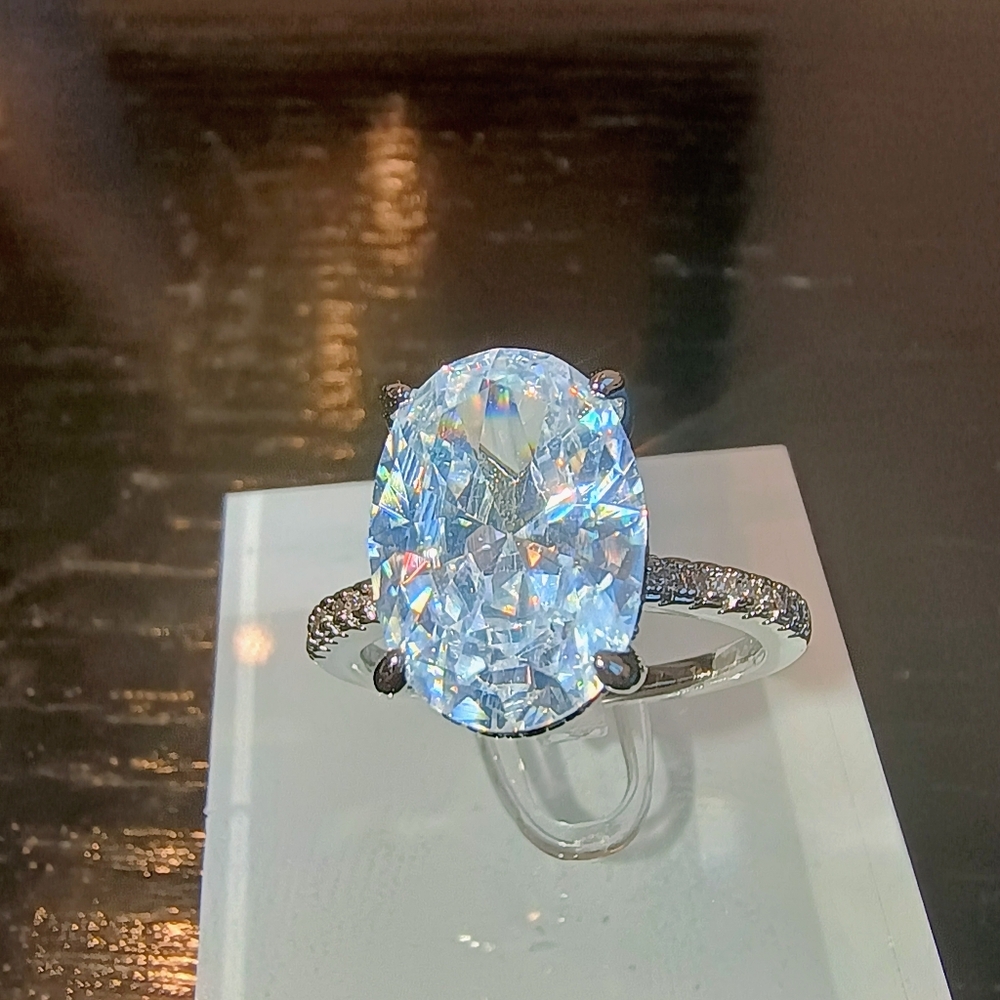 Fashion Jewelry Silver Sparkling Ring Size 8 - Picture 11 of 17